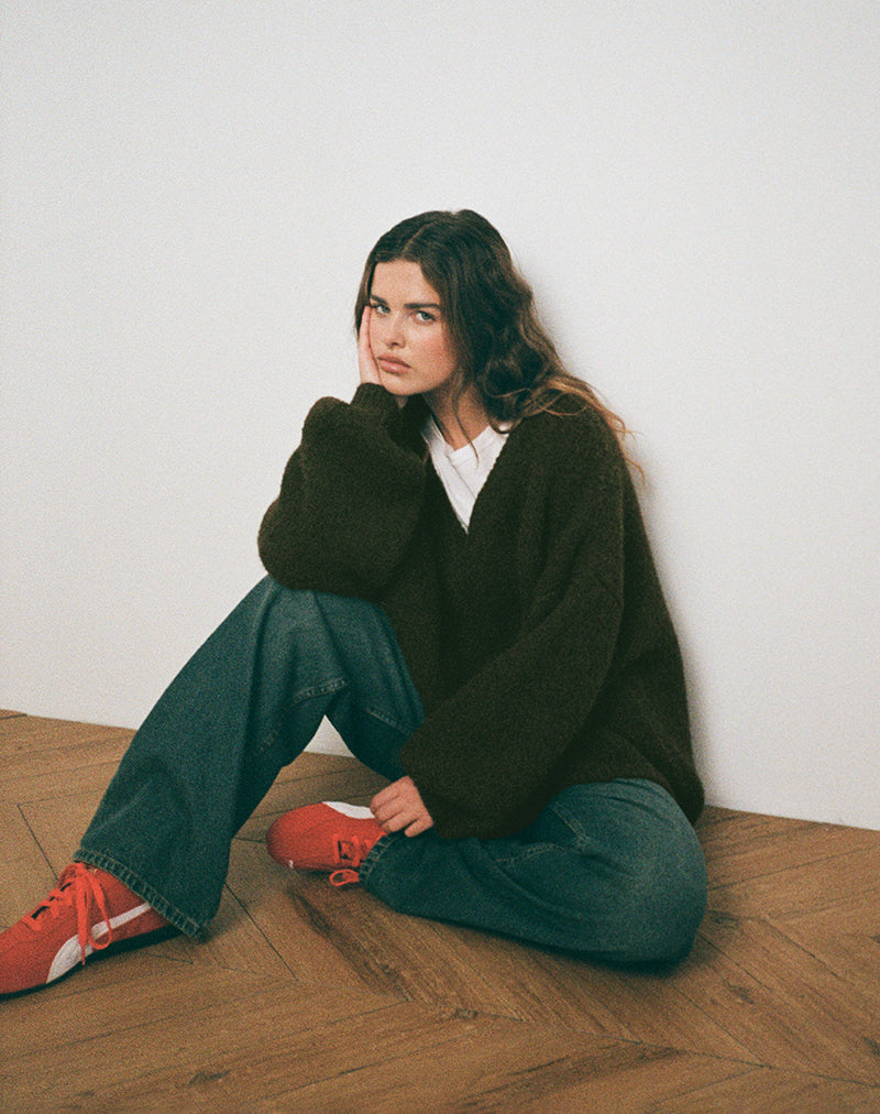 Asato Chunky V Neck Jumper in Brushed Khaki