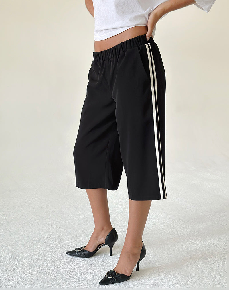 Benno Shorts in Black with White Side Stripe