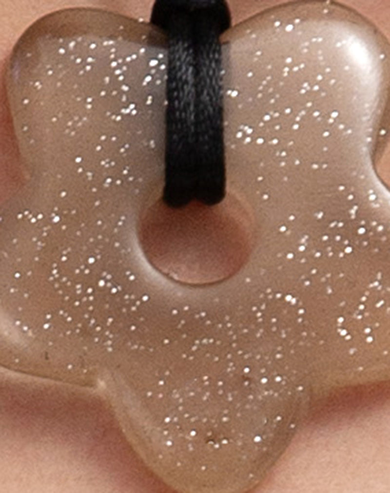 Flower Necklace in Resin Brown