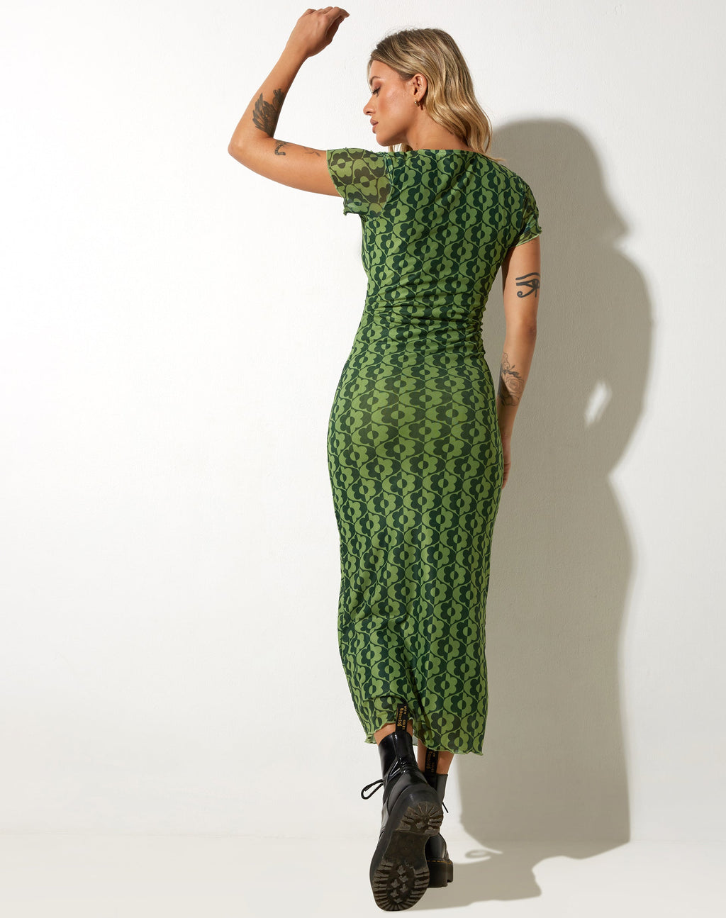 Happyella Midi Dress in Wavy Daisy Green