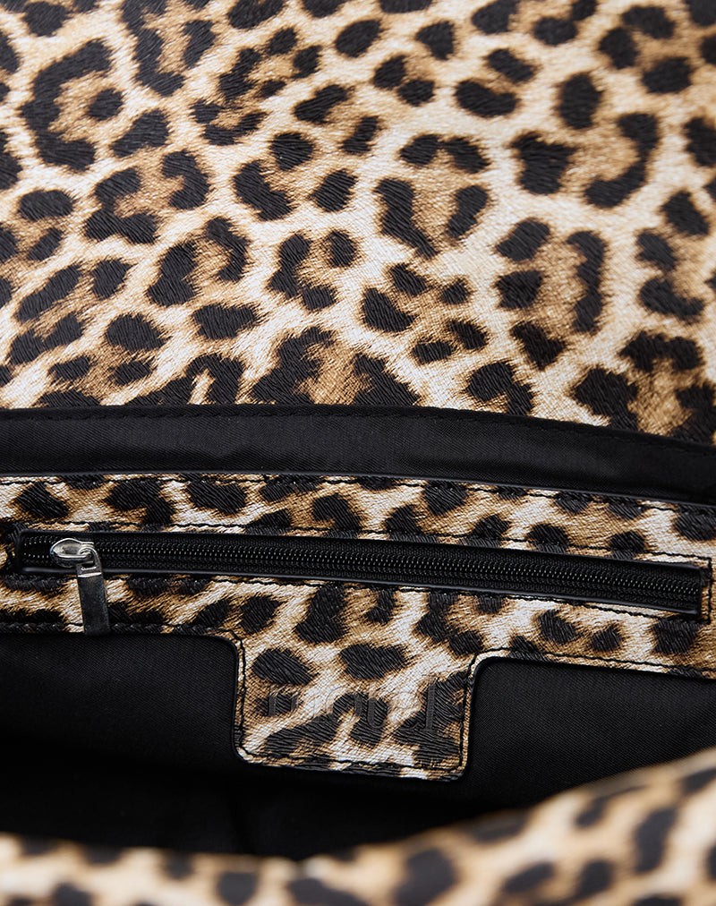 Shoulder Bag in Leopard Print