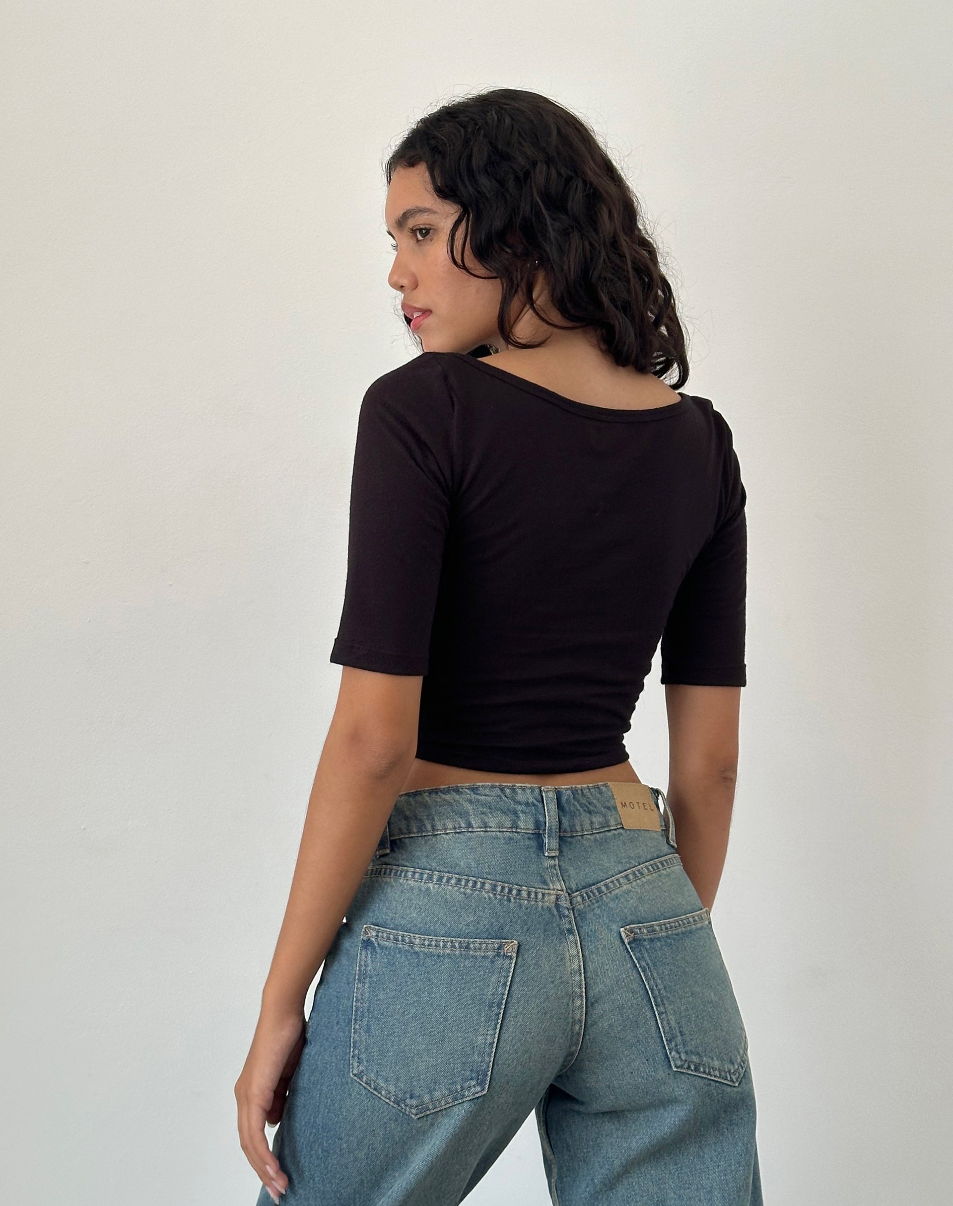 Ralda Curved Hem Top in Cotton Hemp Black