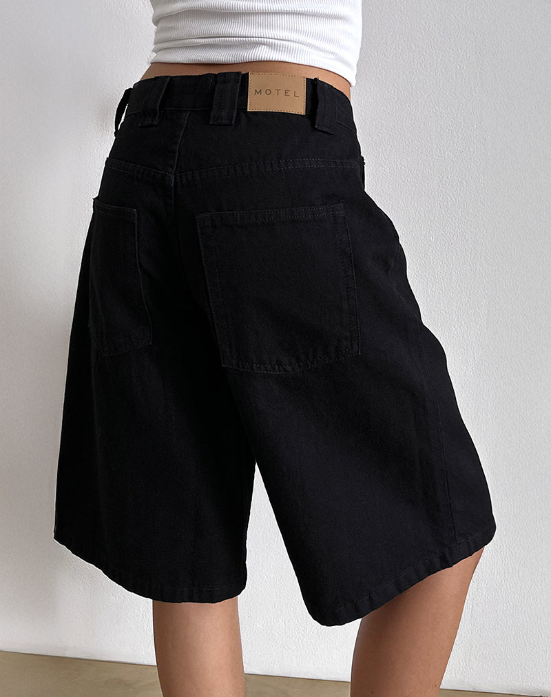 Low Rise Skater Shorts in Rinse Black Denim