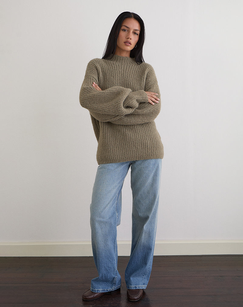 Viola Oversized Knitted Jumper in Light Olive